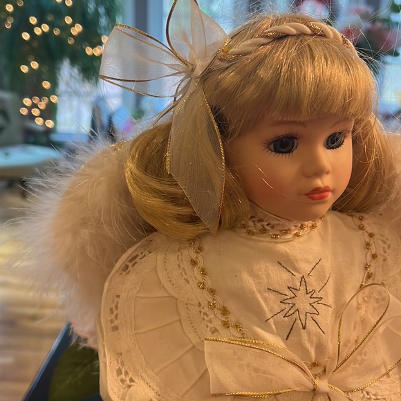 Vintage Porcelain Angel Doll / Guardian Angel with Stand - Picture 4 of 16